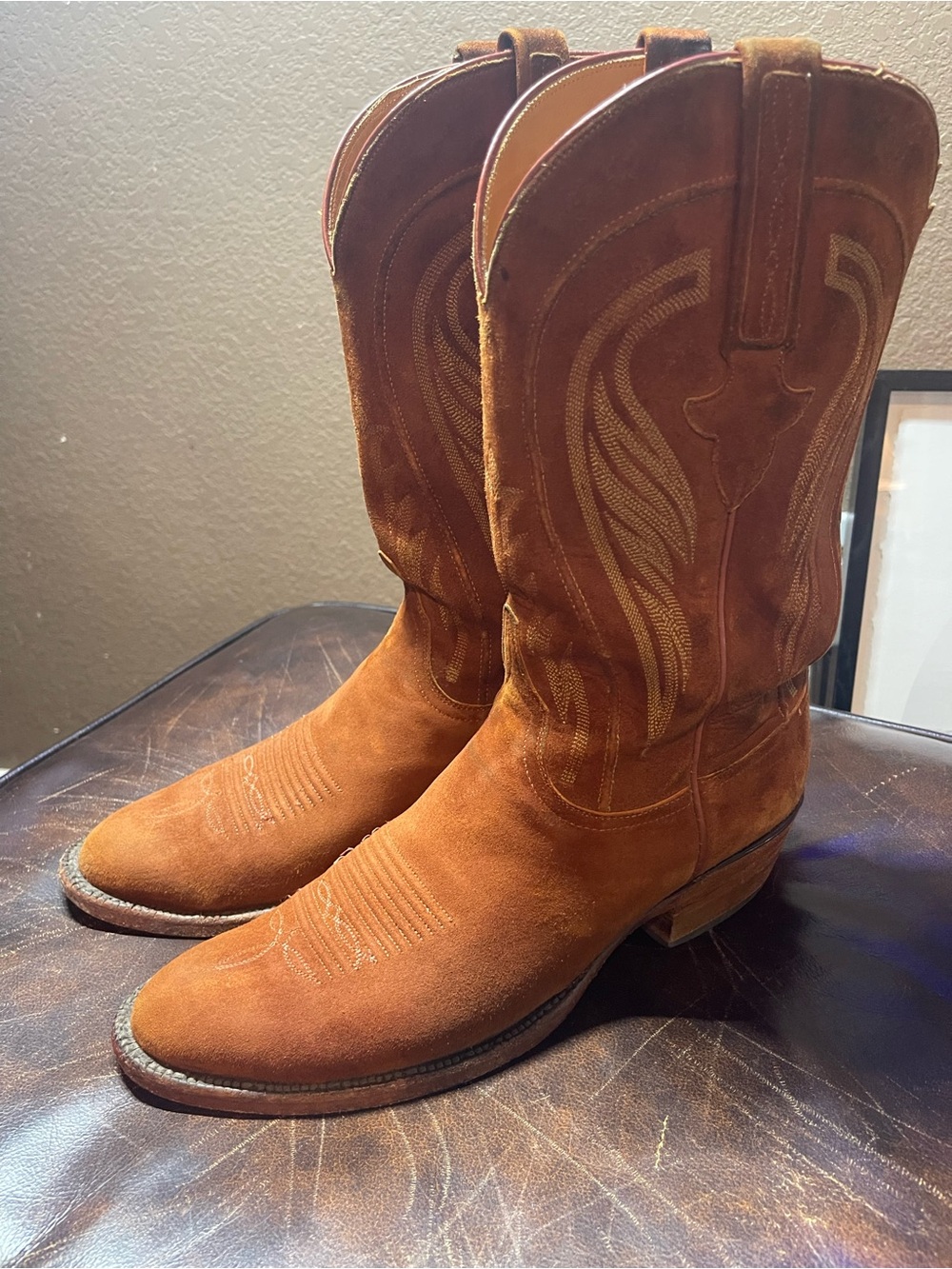 Lucchese Classics L1574 Livingston Suede 10D